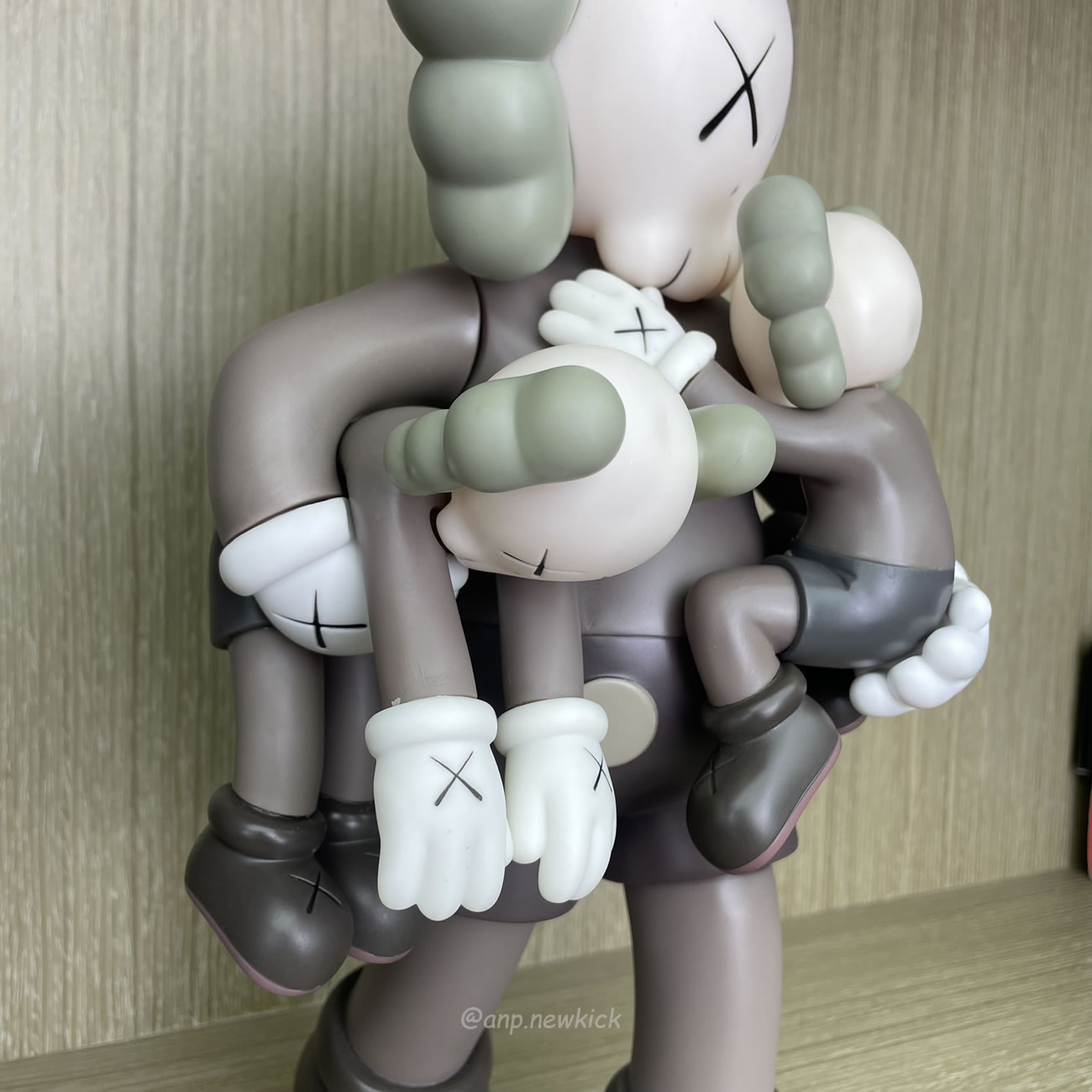 Kaws Clean Slate Figure (8) - www.newkick.vip